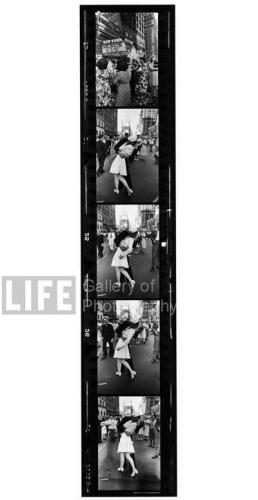 5 Frames of VJ Day Celebration in Times Square by Alfred Eisenstaedt